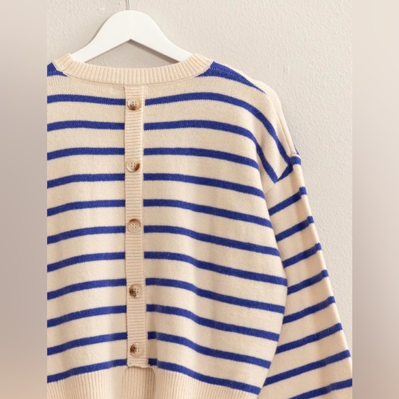 Women’s Striped, Knit, Crew Neck, Drop Shoulder, Pullover Sweater Size: Various - Picture 5 of 5